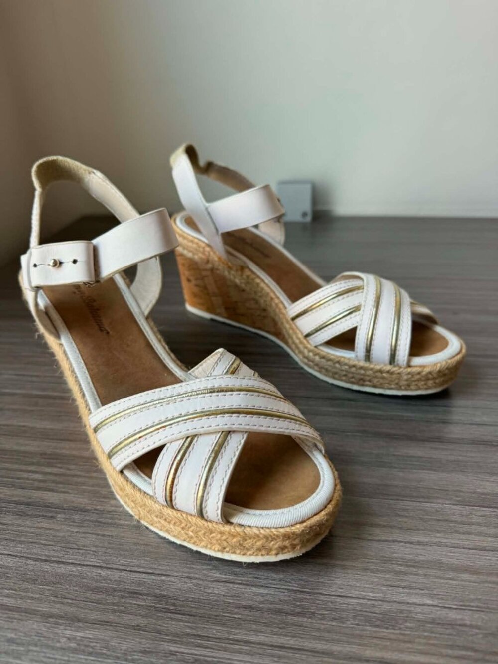 Tommy Bahama Naira Wedge Sandals Size 9 $150 - Picture 3 of 14